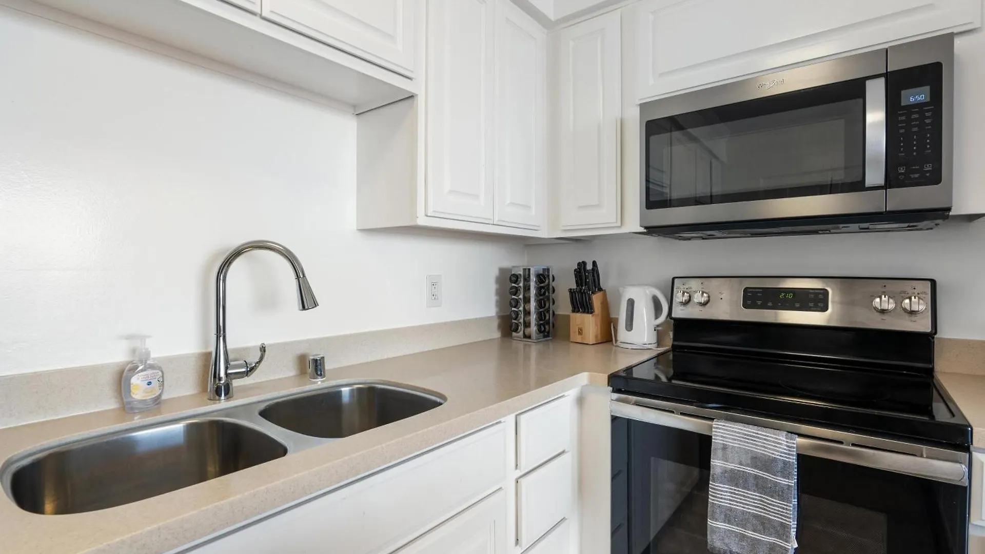 Apartment Santa Monica Escape Your Haven Of Relaxation Los Angeles