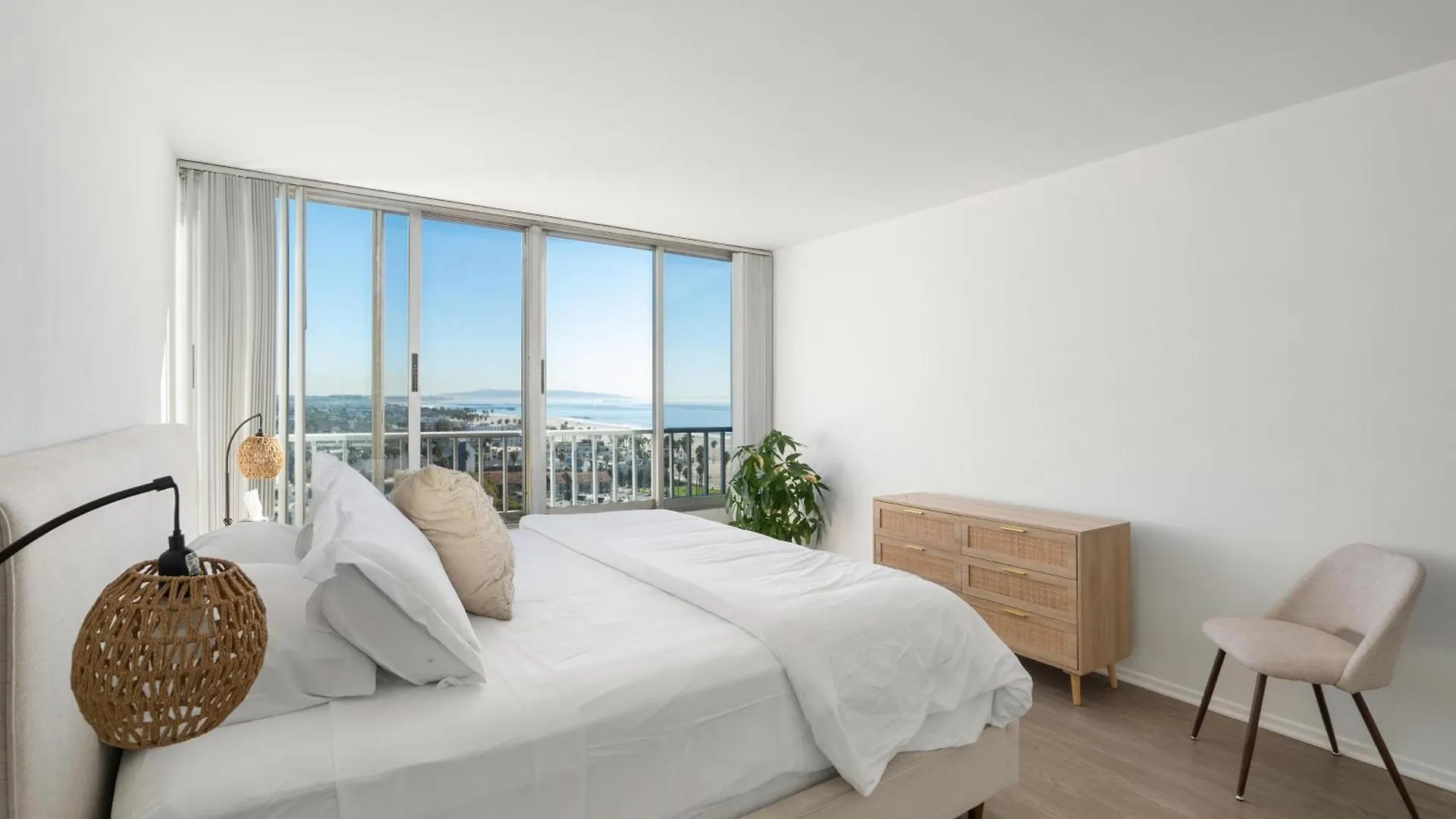 Santa Monica Escape Your Haven Of Relaxation Los Angeles United States